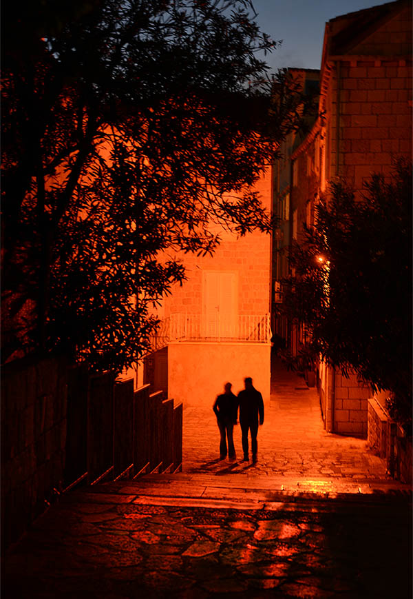 Dubrovnik_Couple_at_Night