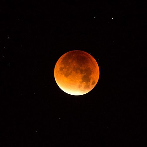 Eclipse with long exposure - red moon