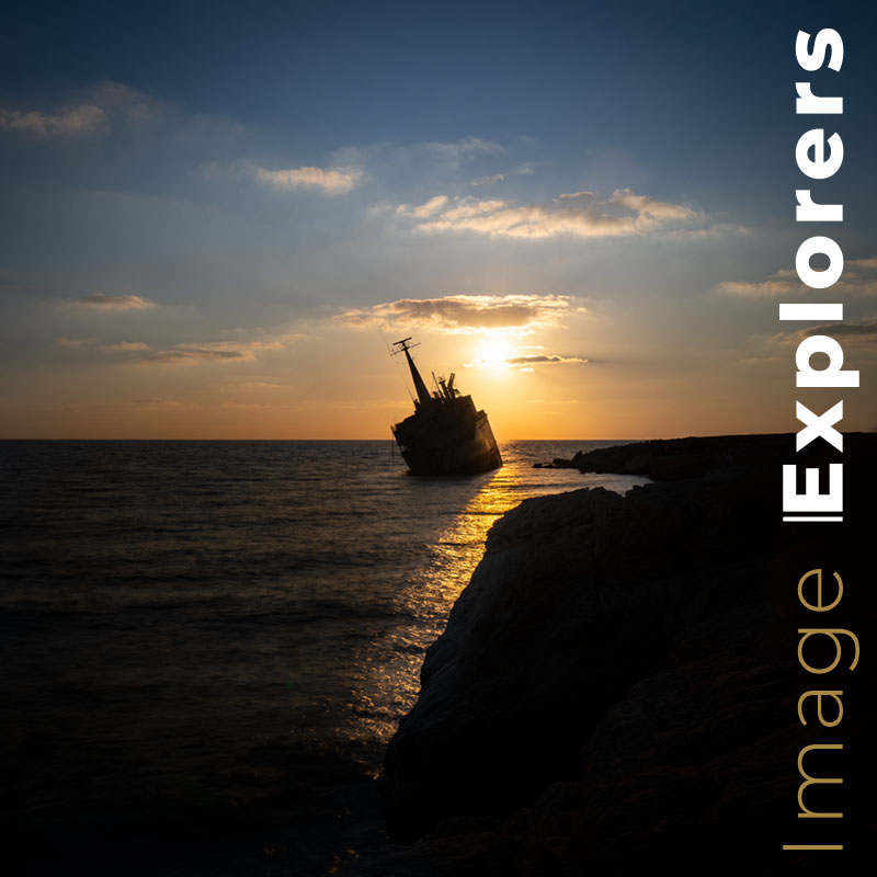 sea caves wreck with technique to photograph silhouette