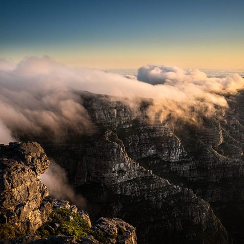 SouthAfrica_View_from_Table_Mountain_at_Sunset_Tablecloth_1024px