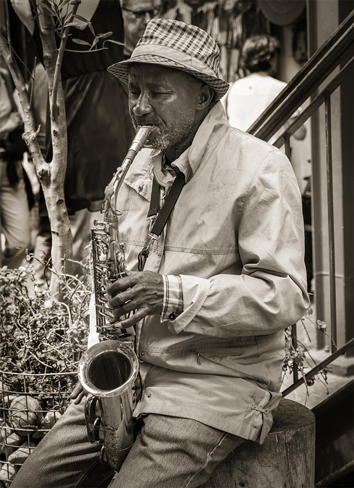 Sax player, Woodstock Market