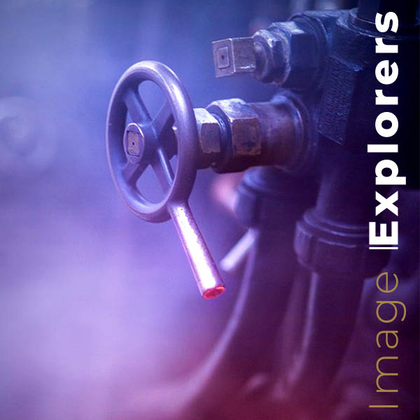 what is aperture showing train handle with large aperture